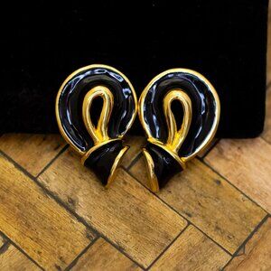 Vintage Black Oval Snake Gold Tone Clip On Earrings | H34